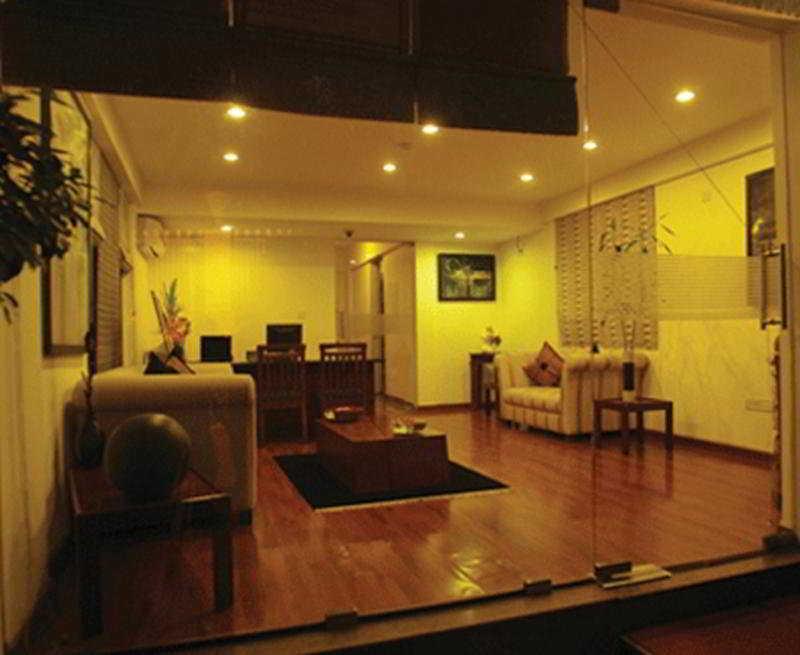 juSTa Off MG Road Hotel Bangalore Exterior foto