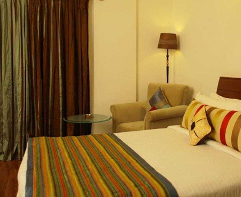 juSTa Off MG Road Hotel Bangalore Exterior foto