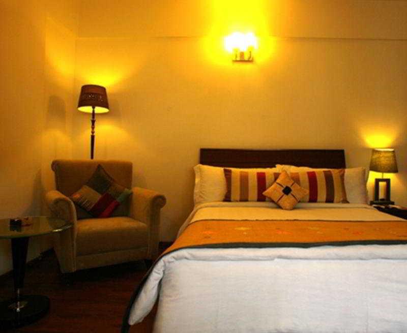 juSTa Off MG Road Hotel Bangalore Exterior foto