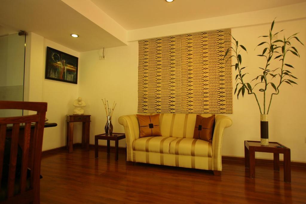 juSTa Off MG Road Hotel Bangalore Exterior foto