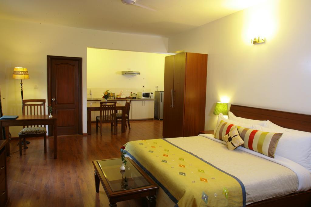 juSTa Off MG Road Hotel Bangalore Exterior foto